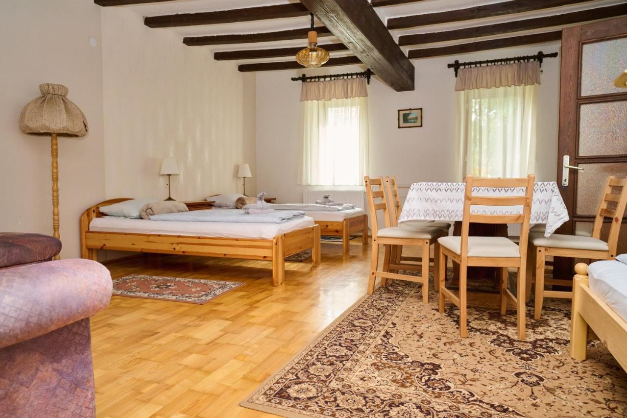 Koelcsey Vendeghaz Apartment Hodmezovasarhely Exterior photo